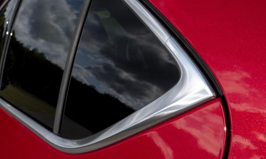 Детали экстерьера Skoda Superb Laurin & Klement 2019 года  (UK) (фото 4 из 30)